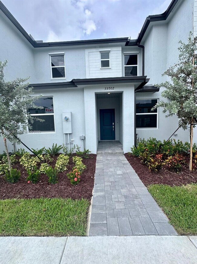 Building Photo - 35702 SW 178th Ct