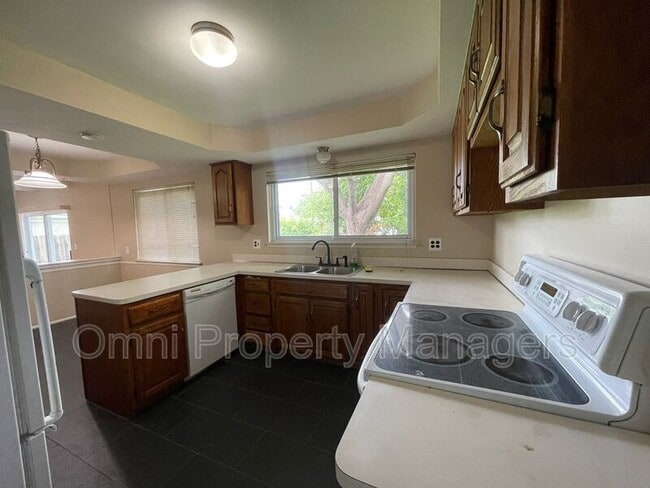 Building Photo - 31245 Bretz Dr