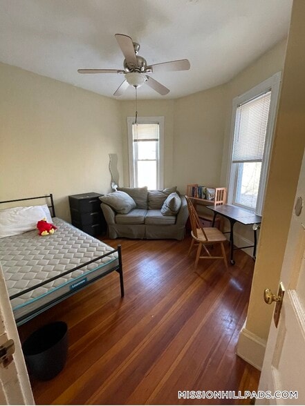 Building Photo - 88 Fisher Ave