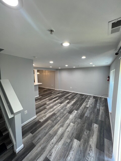 living room - 4801 Waltonshire Cir