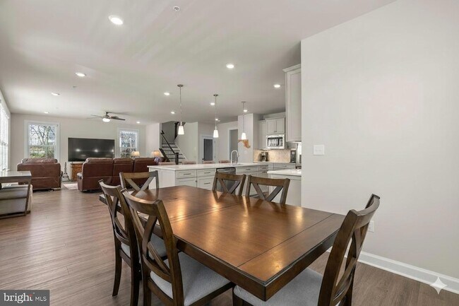 Building Photo - 8417 Bald Eagle Ct