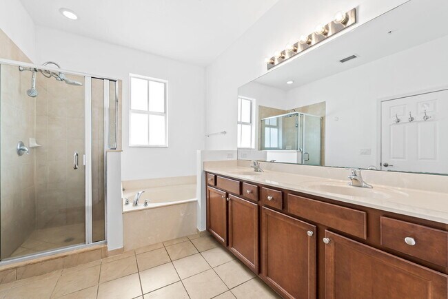 Building Photo - 4750 Monarch Way