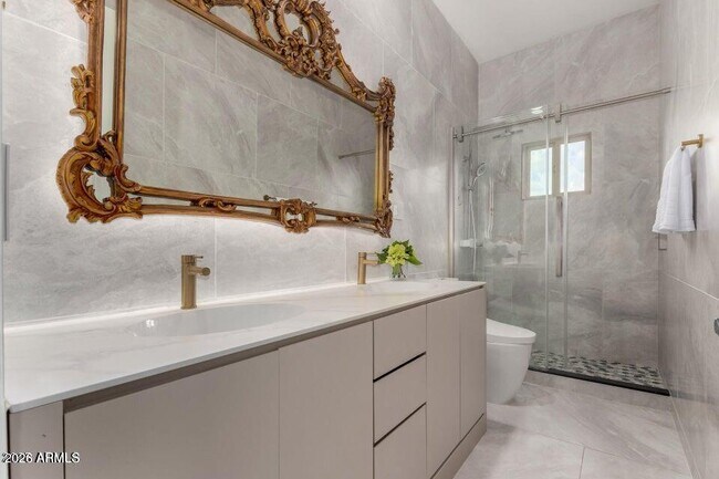 Building Photo - 11312 E Greenway Rd