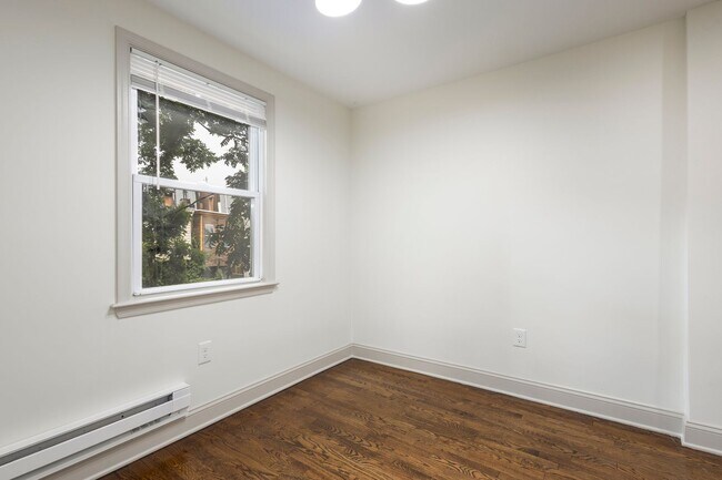 Building Photo - 2226 N Sydenham St