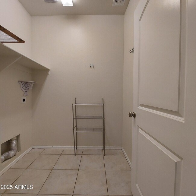 Building Photo - 25322 W Carson Dr