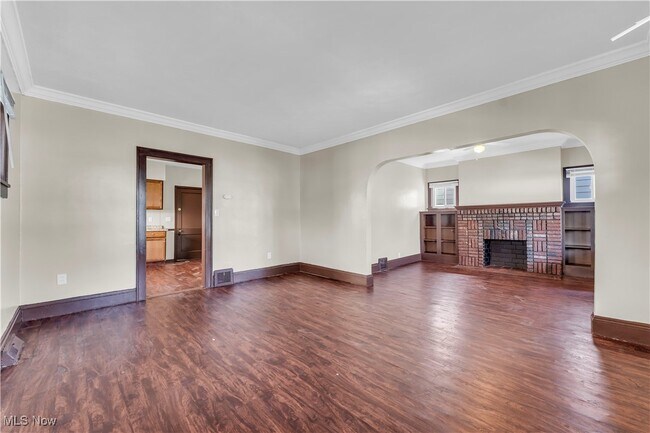 Building Photo - 4931 E 109th St