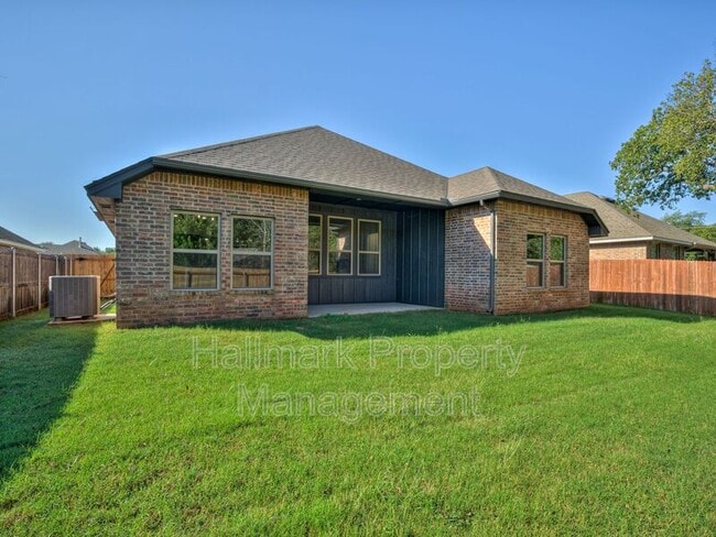 Building Photo - 807 Azalea Farms Rd