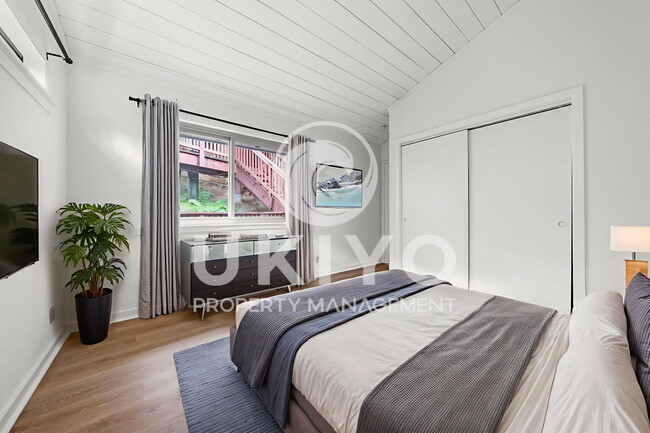 Building Photo - 8655 Skyline Blvd