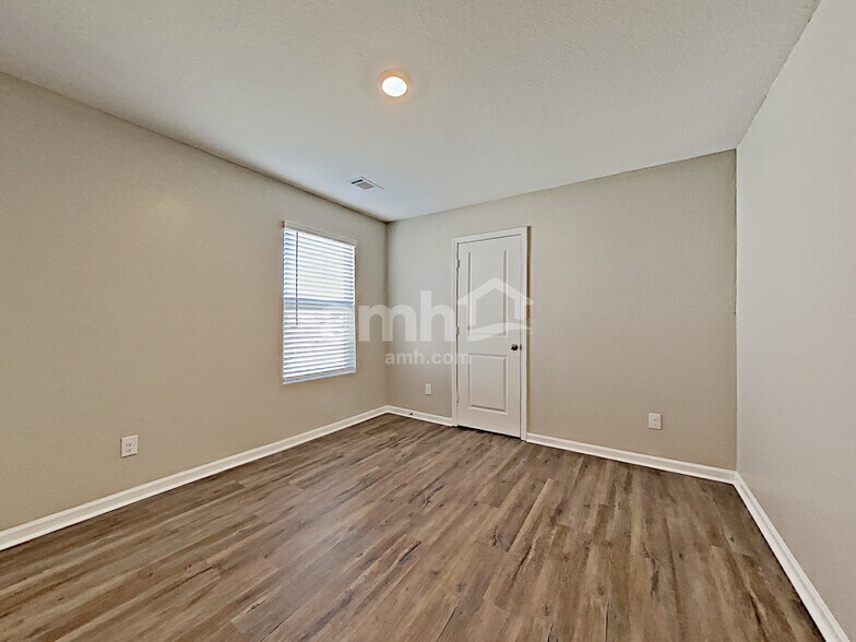 Building Photo - 3355 Ridge HillPkwy
