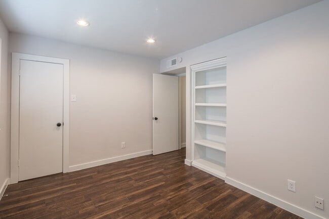 Building Photo - 4040 San Felipe St