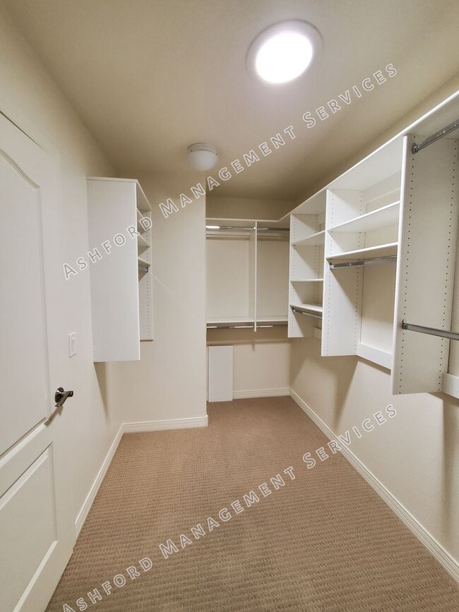Building Photo - RANCHO CABRILLO 5 BEDROOM HOME FOR RENT