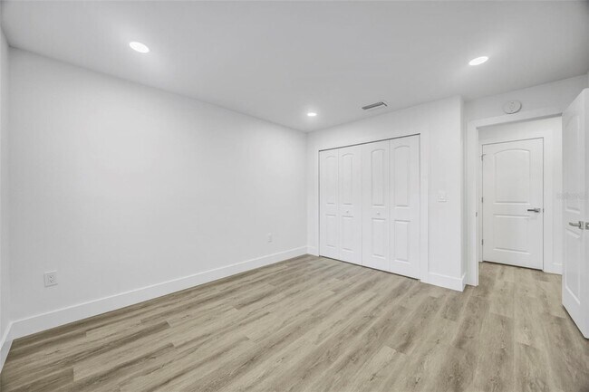 Building Photo - 11728 Raintree Dr