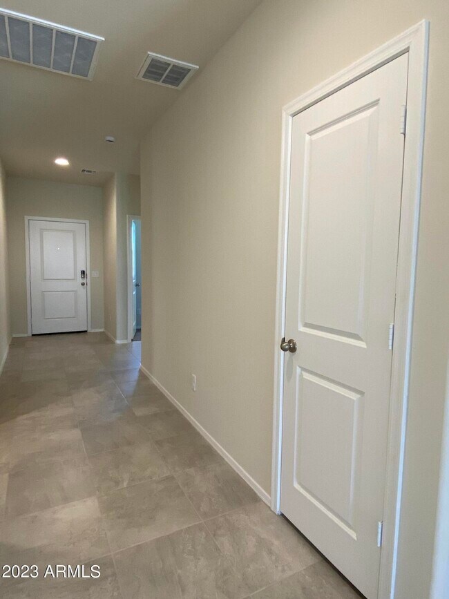 Building Photo - 1166 W Avalon Canyon Dr