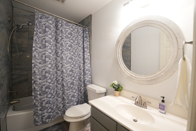 Building Photo - 1500 Mexican Heather Ct