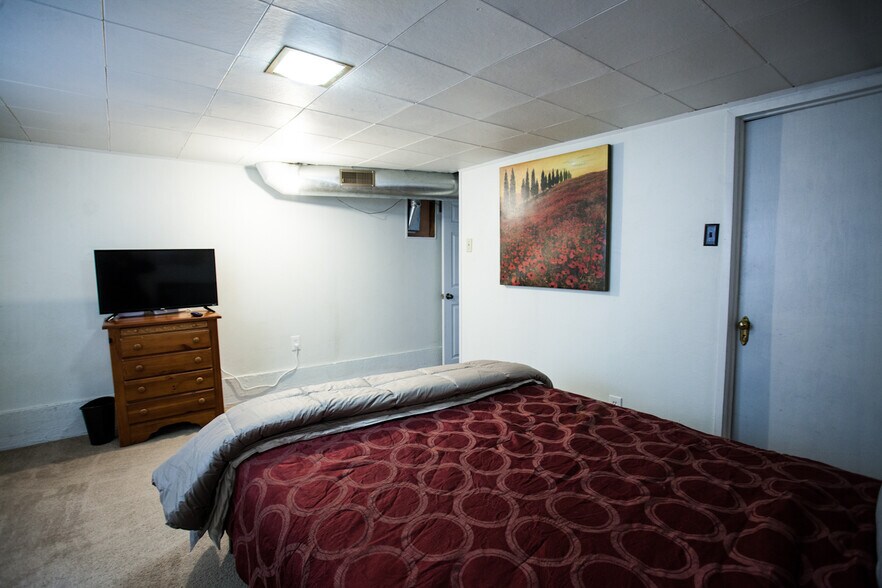 Building Photo - 250 N 17th St