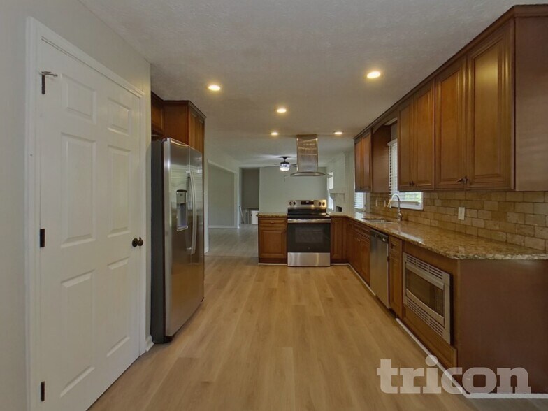 Building Photo - 105 Cook Ln