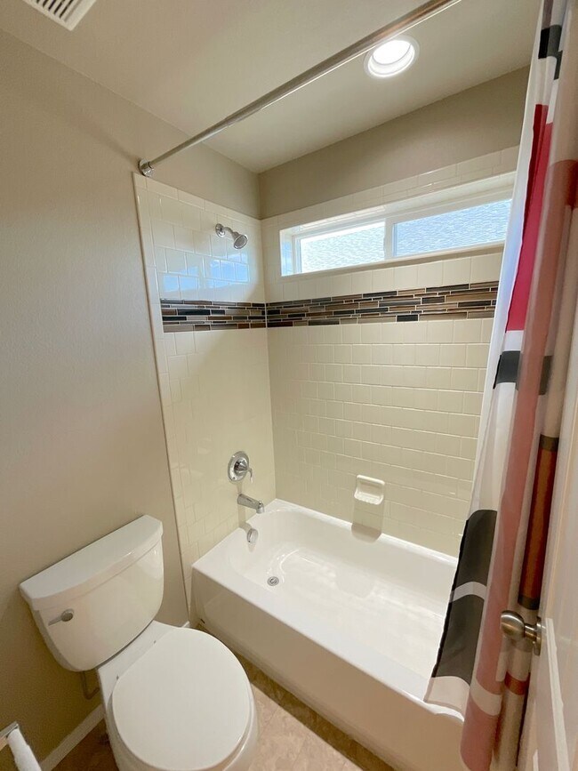 Building Photo - 4 Bedroom Home Available Near Marksheffel ...