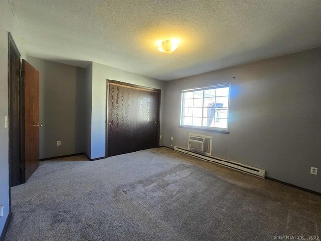 Building Photo - 921 Hamilton Ave