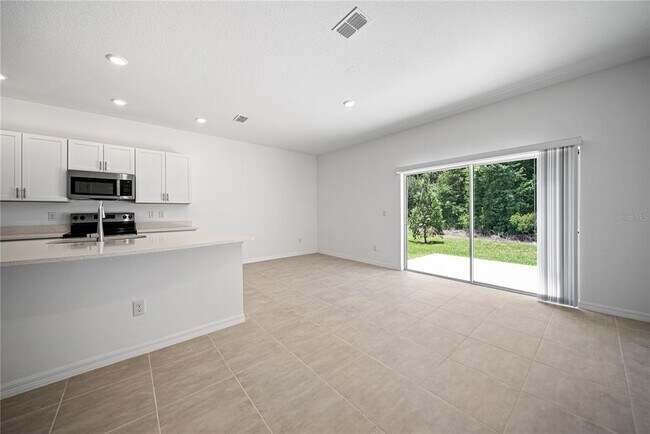 Building Photo - 2085 Hallier Cv