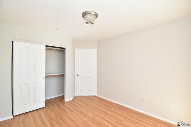 Building Photo - 9157 E 31st Ln