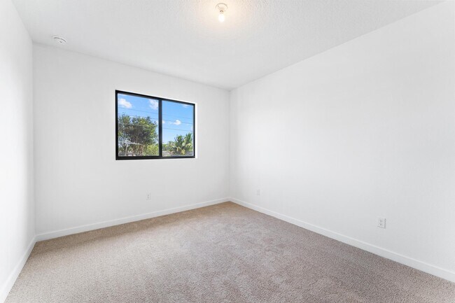 Building Photo - 5024 Elderberry St