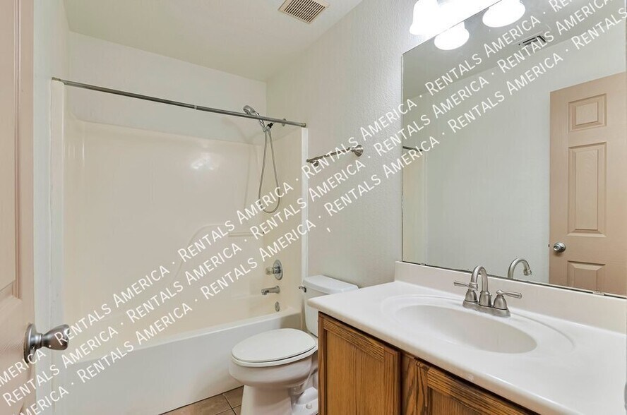 Building Photo - 2528 S Krissy Ave