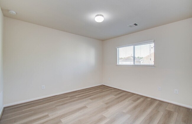 Building Photo - 7506 Pavilion Dr