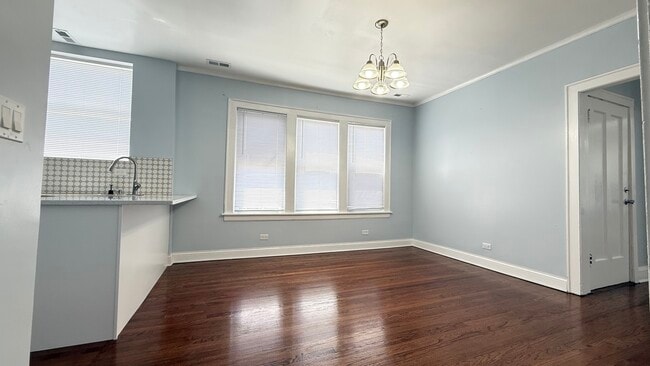 Building Photo - 3615 N Troy St