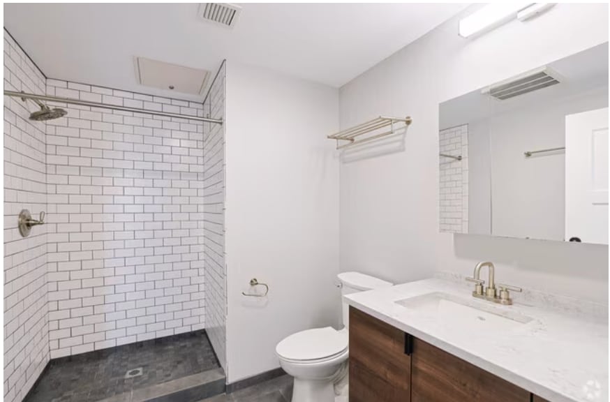 Building Photo - 109 Heath St