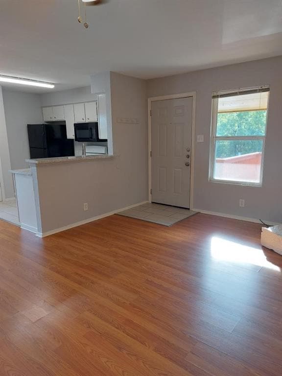 Building Photo - 9703 Roxanna Dr