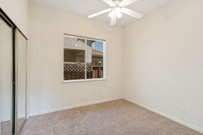 Building Photo - 2347 Amber Falls Dr