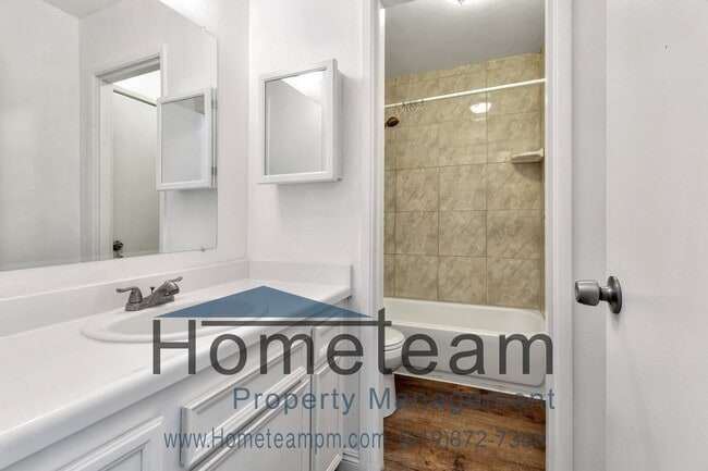 Building Photo - 2 BR / 1.5 BA 886 Sq ft. Spring Valley/ Paradise Hills