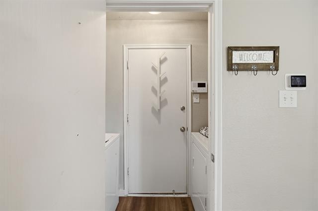 Building Photo - 6005 Melanie Dr