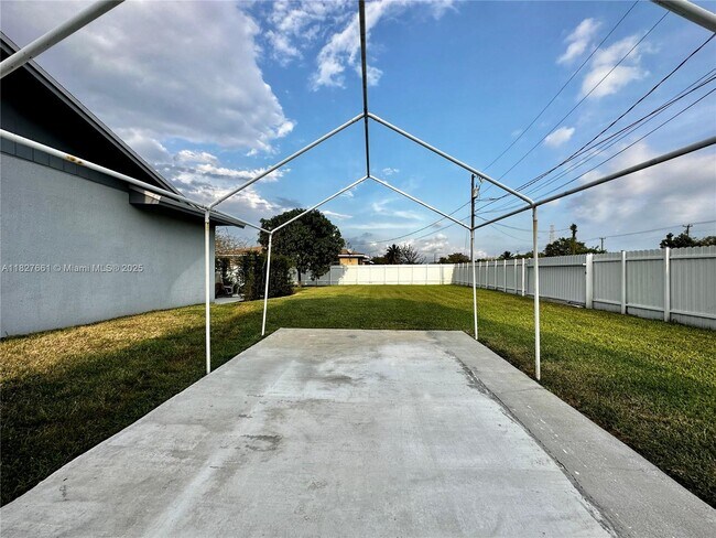 Building Photo - 18155 SW 105th Ave