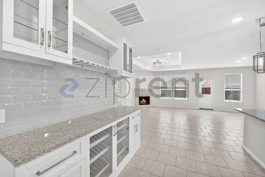 Building Photo - 504 Banbury Ct