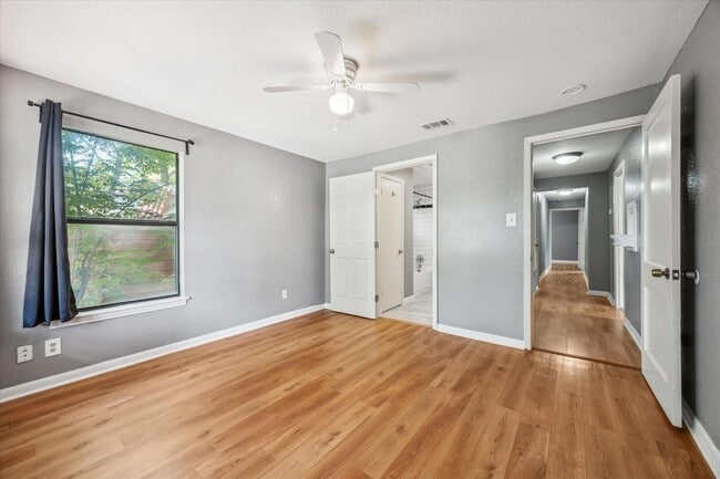 Building Photo - 1102 Cherico St