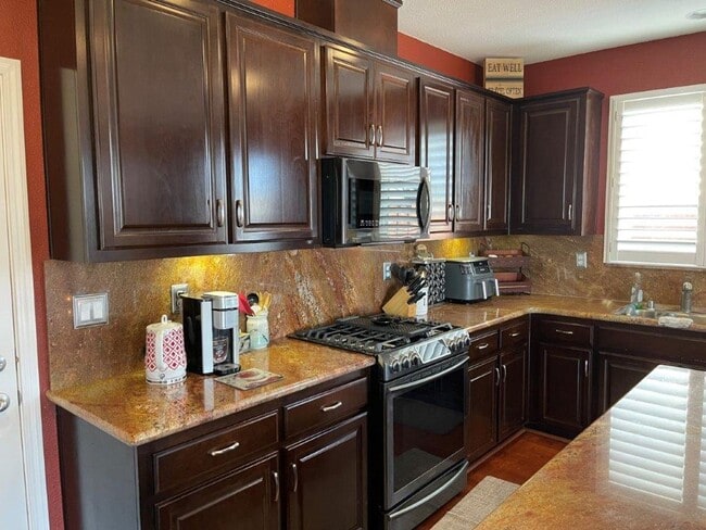 Building Photo - NEWER MODERN HOME BEHIND KAISER VACAVILLE *STAR RENTALS