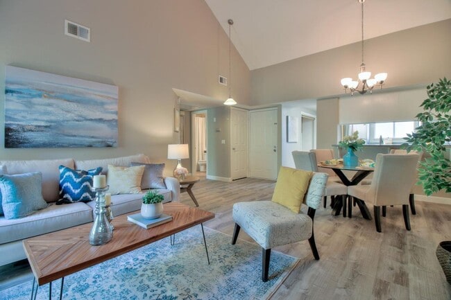 Building Photo - Wow! What a Great Home! Available Now!