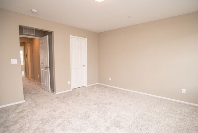 Building Photo - COMING SOON!! GorgeousTownhome in Summerlin