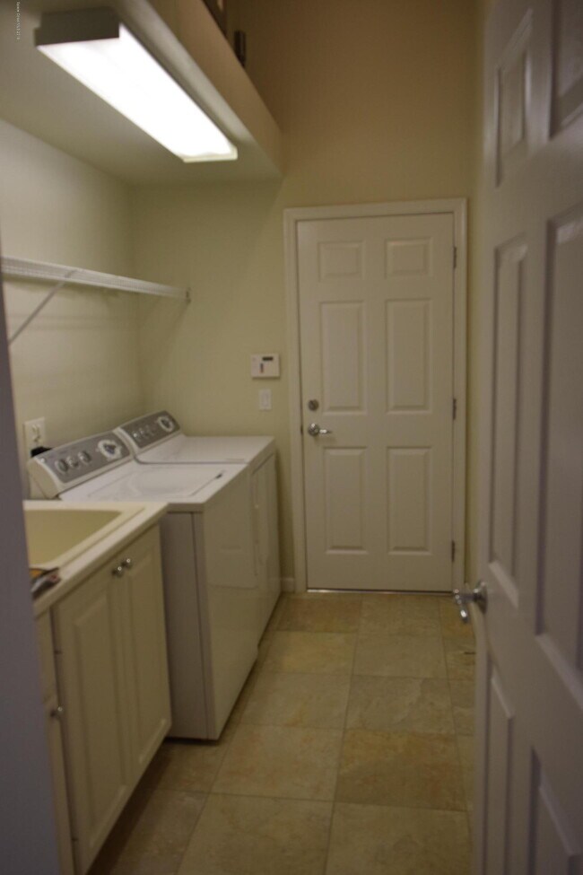 Building Photo - 1783 Dittmer Cir SE