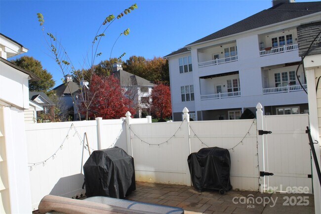 Building Photo - 9446 Cadman Ct