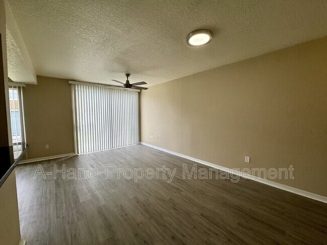 Building Photo - 522 Australian Way