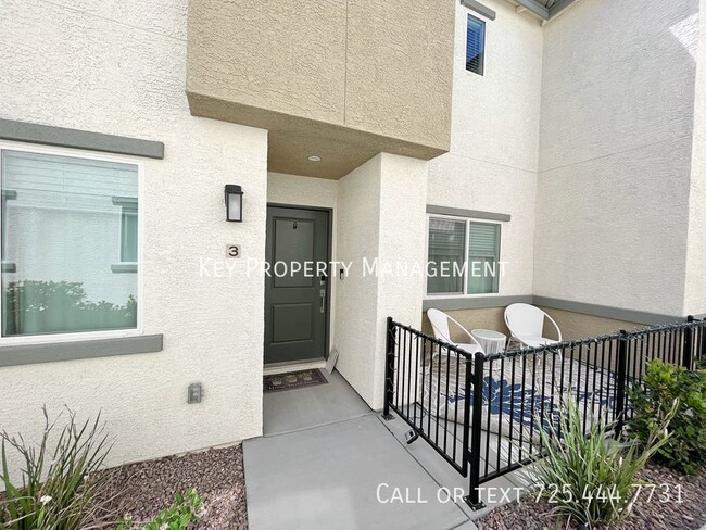 Building Photo - ALMOST NEW TOWNHOME WITH 3 BEDROOMS AND MO...