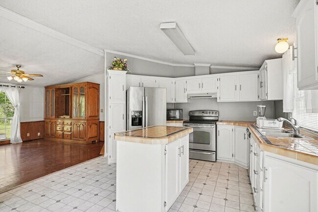 Building Photo - 3BR Home in Raleigh with Large Yard - GREAT PRICE!