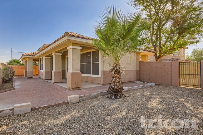 Building Photo - 13574 W Cypress St