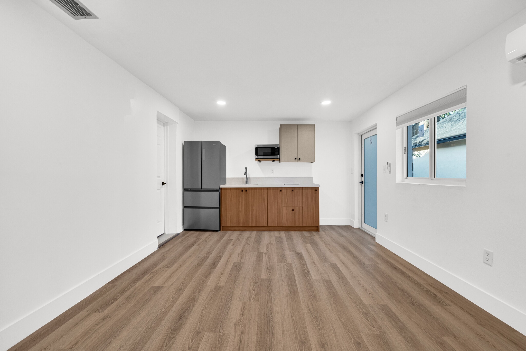 Building Photo - 4701 SW 104th Ct