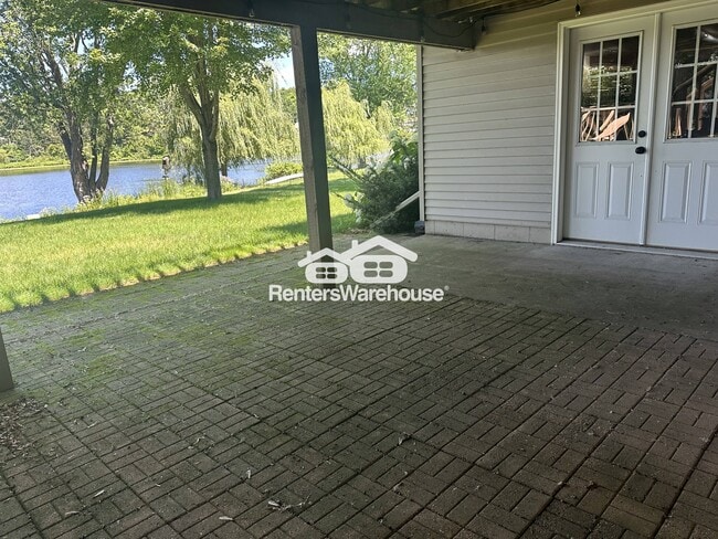 Building Photo - 1322 Meadowlark Dr