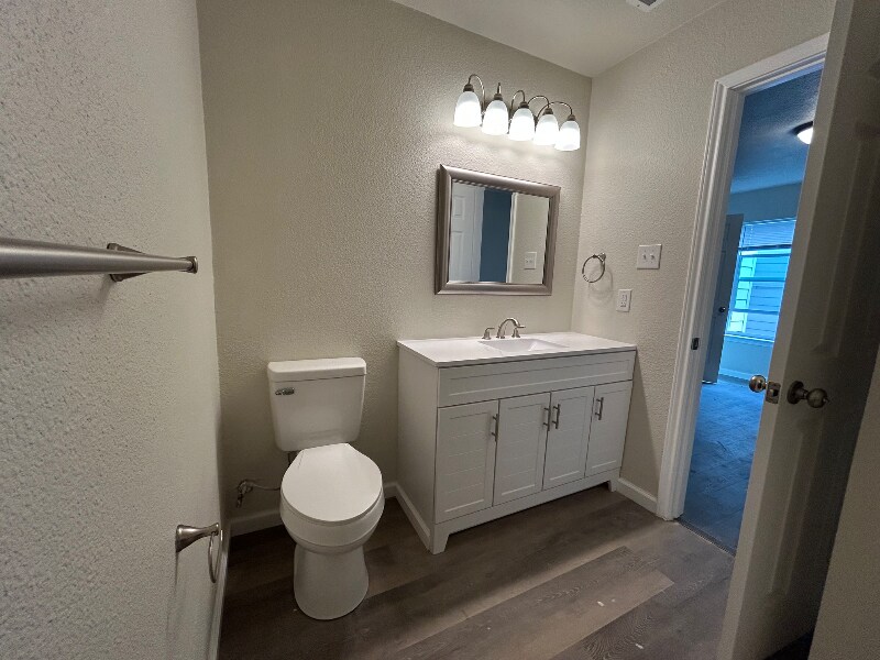 Building Photo - 5605 Hiett Ct