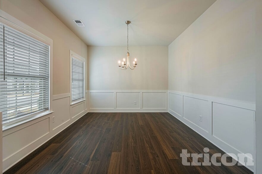 Building Photo - 431 Curlin Ct