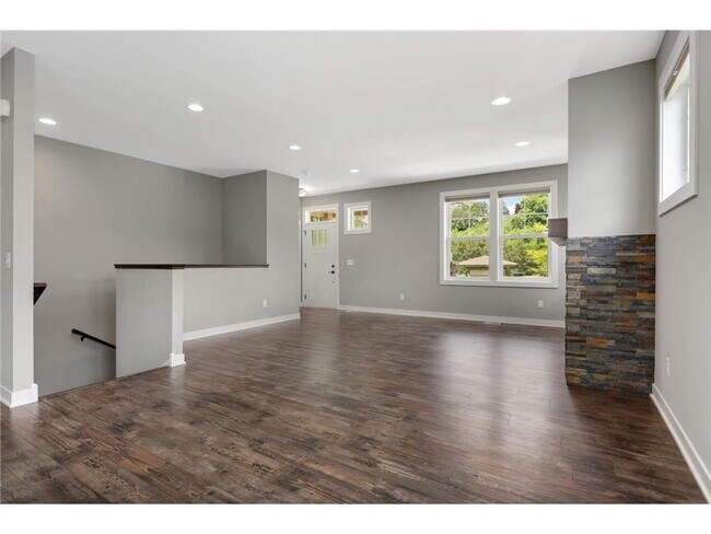 Building Photo - 15590 Duck Trail Ln